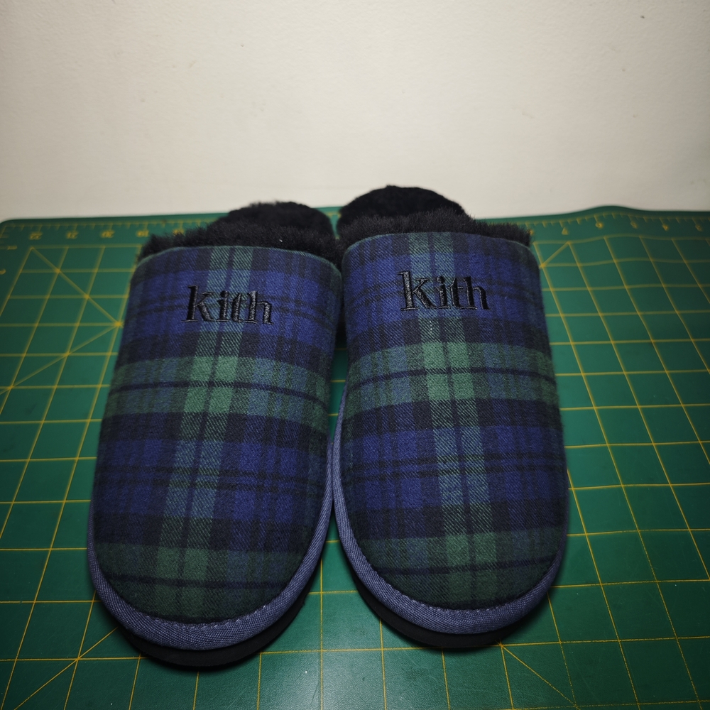 KITH Flannel Sherpa Slippers - Picture 4 of 5